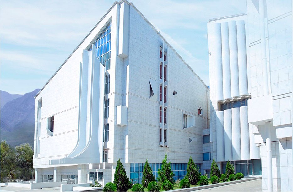 Maýa kulyýewa adyndaky türkmen milli konserwatoriýasy