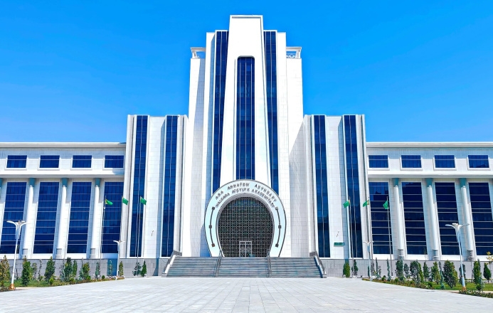 Туркменский и украинский вузы налаживают сотрудничество в области коневодства