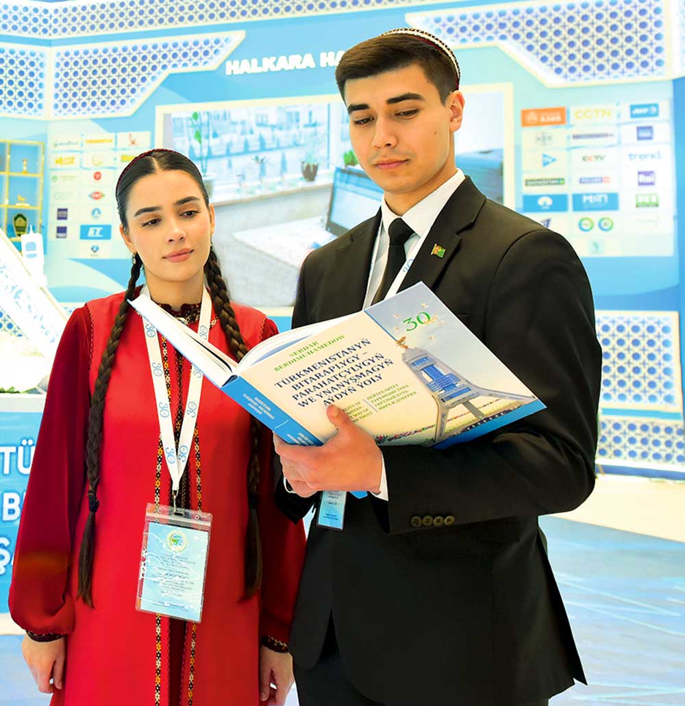 Bitaraplyk — parahatlyk şamçyragy