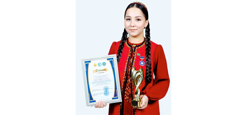 Halkara bäsleşigiň ýeňijisi