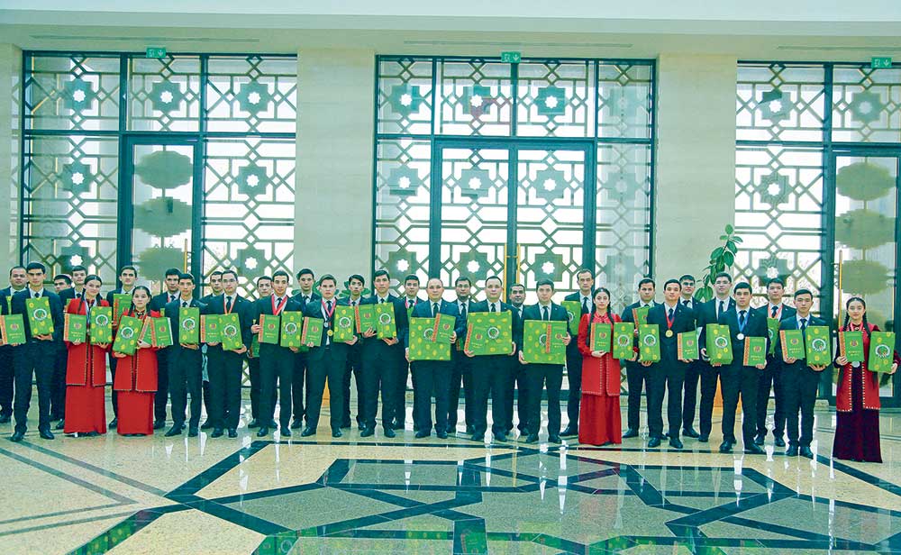 Ylymly ýaşlar döwletimiziň kuwwatly güýjüdir