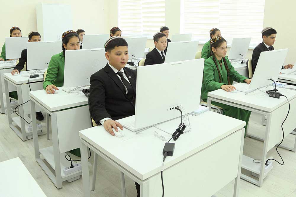 Okuw­çy­lar­da ha­sap­la­mak en­di­gi­ni ke­ma­la ge­tir­mek