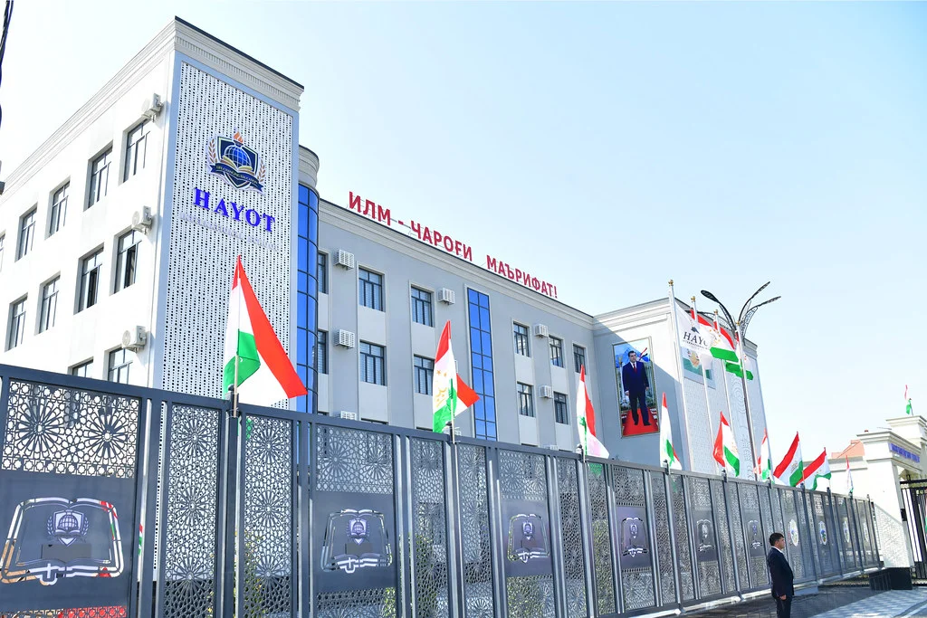 Bobojon Gafurow etrabynda «Haýot» hususy gimnaziýasynyň açylyşy