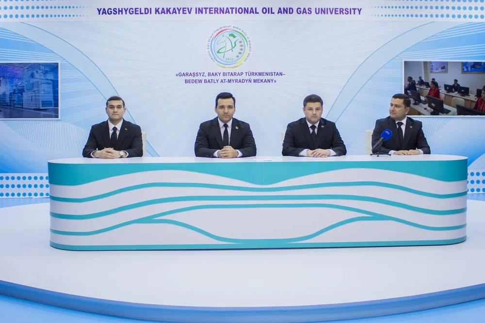 “Awaza - möhüm we ähmiýetli işewürlik meýdança” atly syýasy söhbetdeşlik
