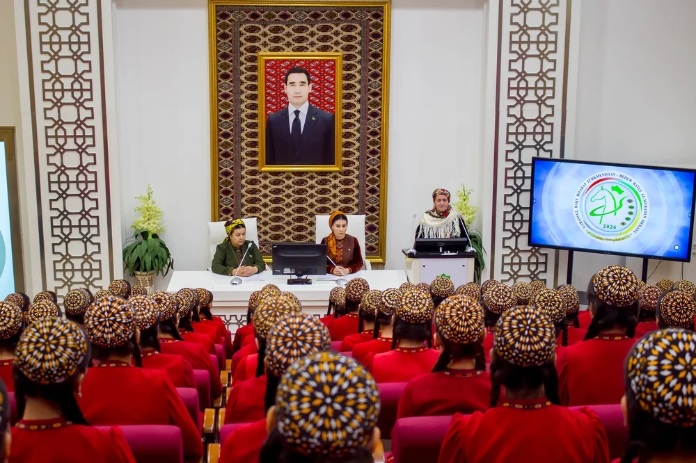 Türkmenistanyň Zenanlar birleşiginiň Merkezi Geňeşiniň, Türkmenistanyň Bilim Ministrliginiň bilelikde gurnamagynda “Ornuňyz tördedir sarpaňyz belent, ýaşaýyşa ýarandyr mährem zenanlar” atly wagyz-nesihat duşuşygy geçirildi