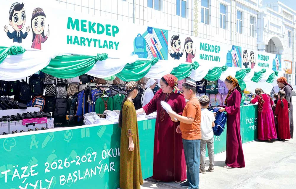 Mekdep bazarlary işläp başlady