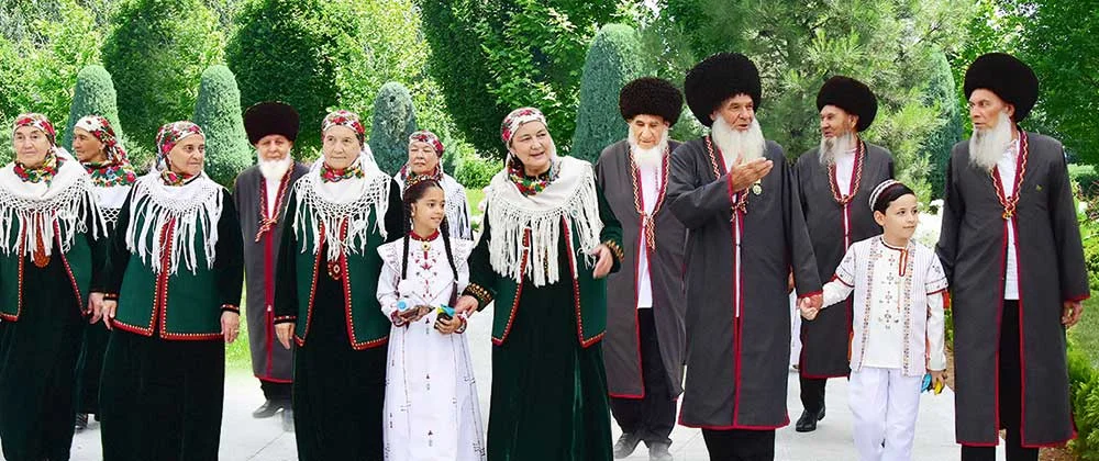 «Edebiň ýagşysy — ulyny syla»