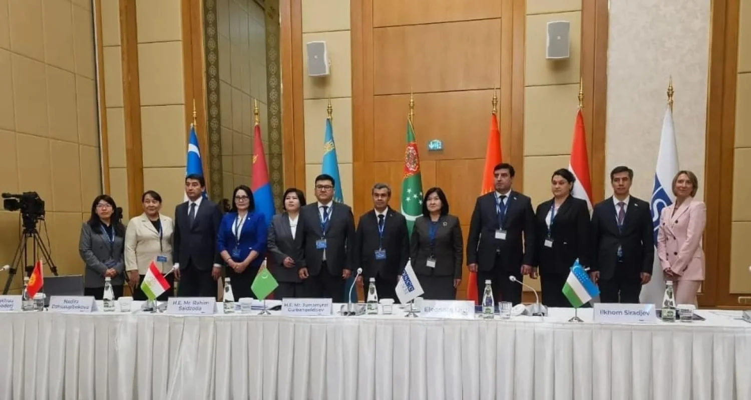 Aşgabatda köpdilli bilim ulgamynda hyzmatdaşlyk meseleleri ara alnyp maslahatlaşyldy