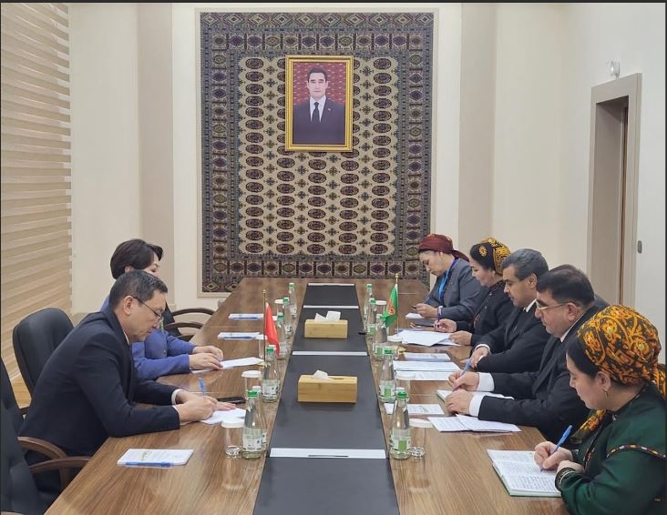 Bilim ulgamynda türkmen-gyrgyz gatnaşyklarynyň täze gözýetimleri