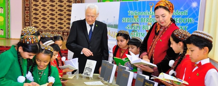 ÇAGA GÖWÜNLI ŞAHYR