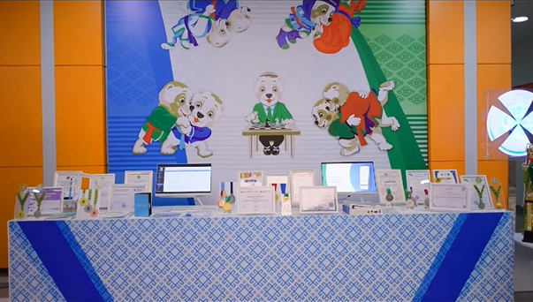 Halkara ders bäsleşiklerinde ýeňiji bolan ýurdumyzyň ýaşlaryna Arkadagly Gahryman Serdarymyzyň Şa serpaýynyň gowşurylyş dabarasy